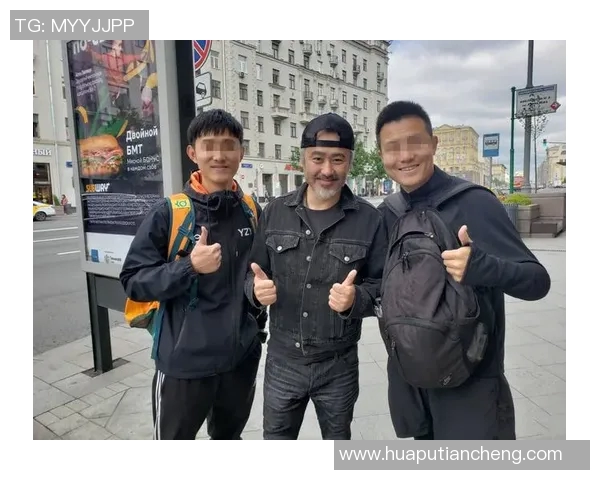 街头偶遇足球明星街拍视频精彩瞬间尽在眼前